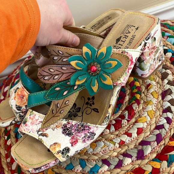 L'ARTISTE Floral Sandals Multicolor - Picture 4 of 6